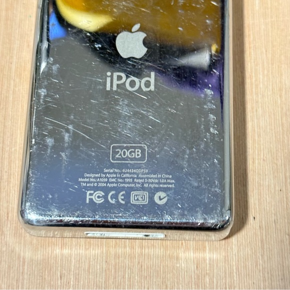 Apple iPod Classic Model-A1059 20GB BROKEN White Bad Battery “Parts/Repair” Read - Picture 8 of 10